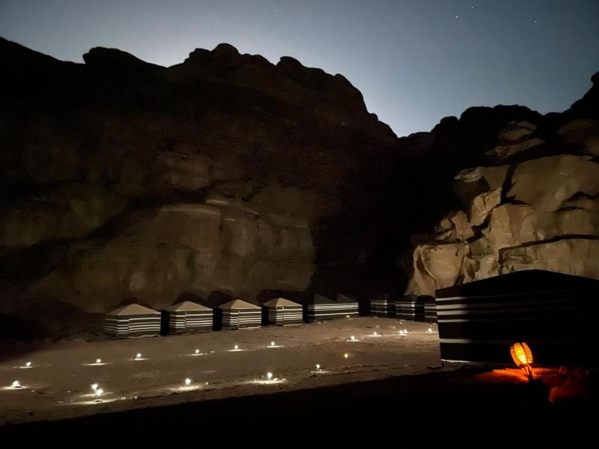 Moon City With Jeep Trips Wadi Rum Esterno foto